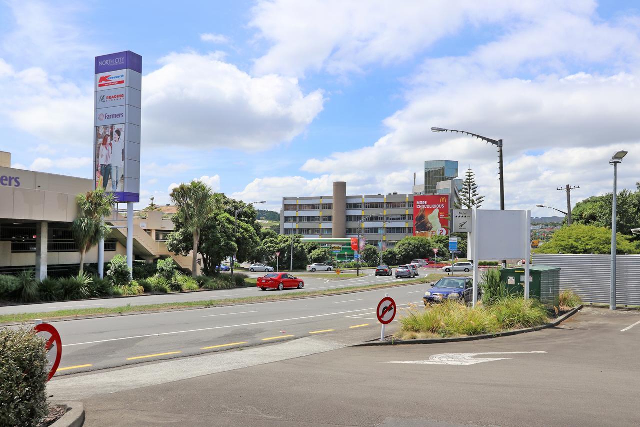 Amethyst Court Motor Lodge Porirua Bagian luar foto