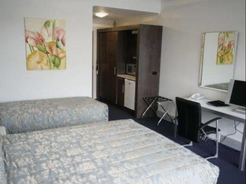 Amethyst Court Motor Lodge Porirua Bagian luar foto